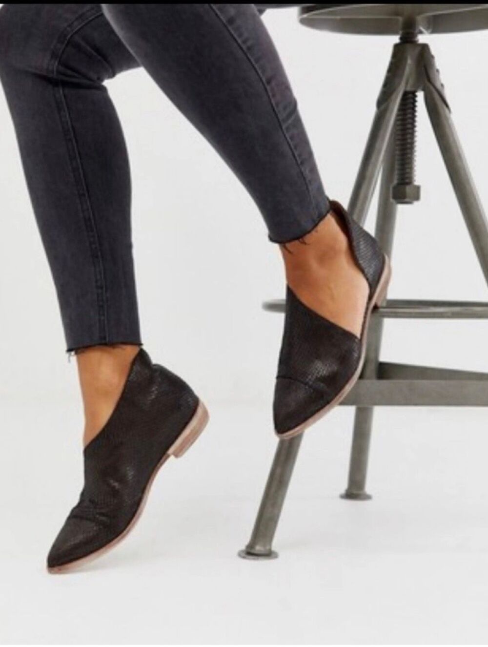 Free People Royale Dark Brown Snakeskin Leather Pointed Toe Flats Size 38